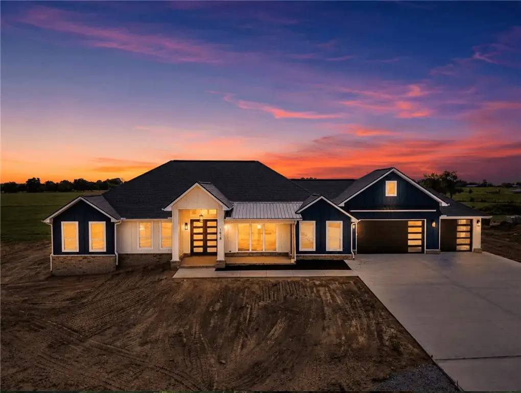 1618 NW Digby, Highfill, AR 72734 - #1