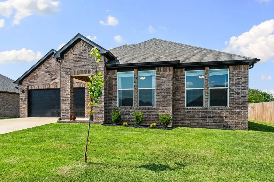 2324 Riggins Avenue, Pea Ridge, AR 72751 - #2