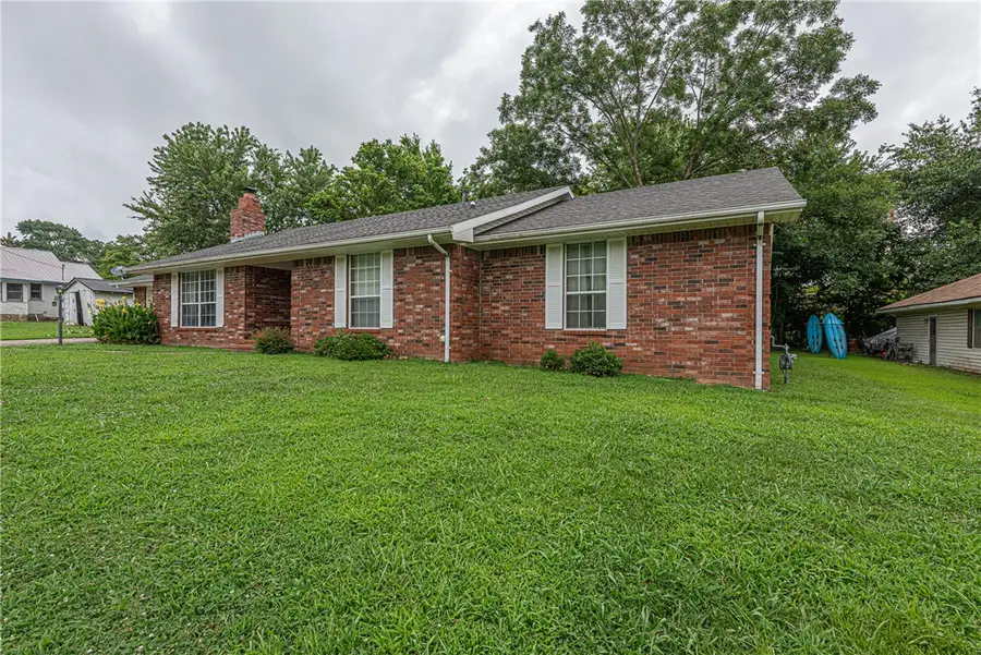 108 S West Avenue, Lincoln, AR 72744 - #2