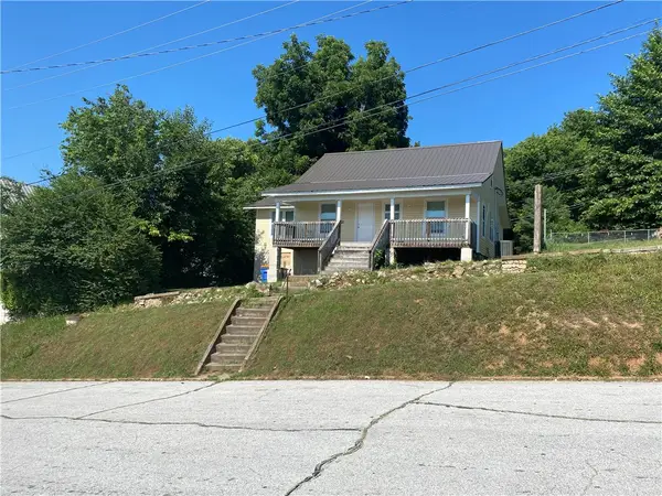 216 N Willow Street, Harrison, AR 72601