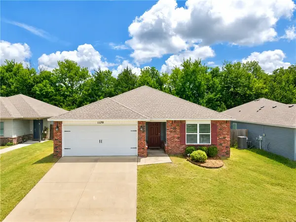 1170 S Kingfisher Lane, Fayetteville, AR 72701