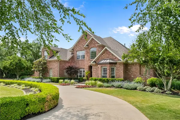 4 S Shetland Lane, Rogers, AR 72758