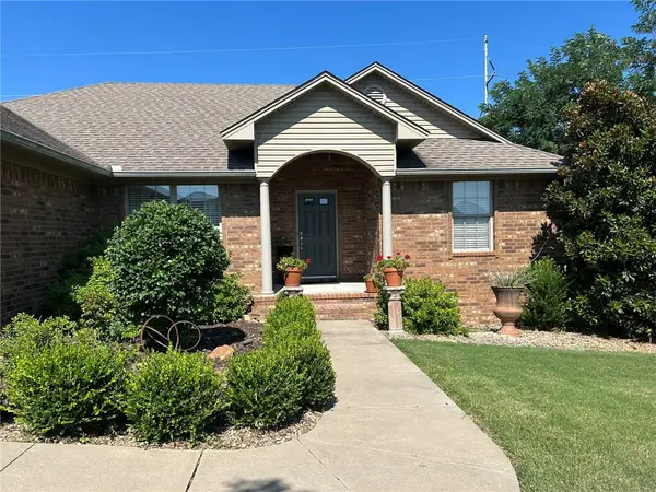 2805 N Louisville Avenue, Russellville, AR 72802
