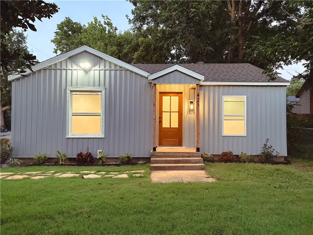 421 S Washington Street, Siloam Springs, AR 72761 - #1