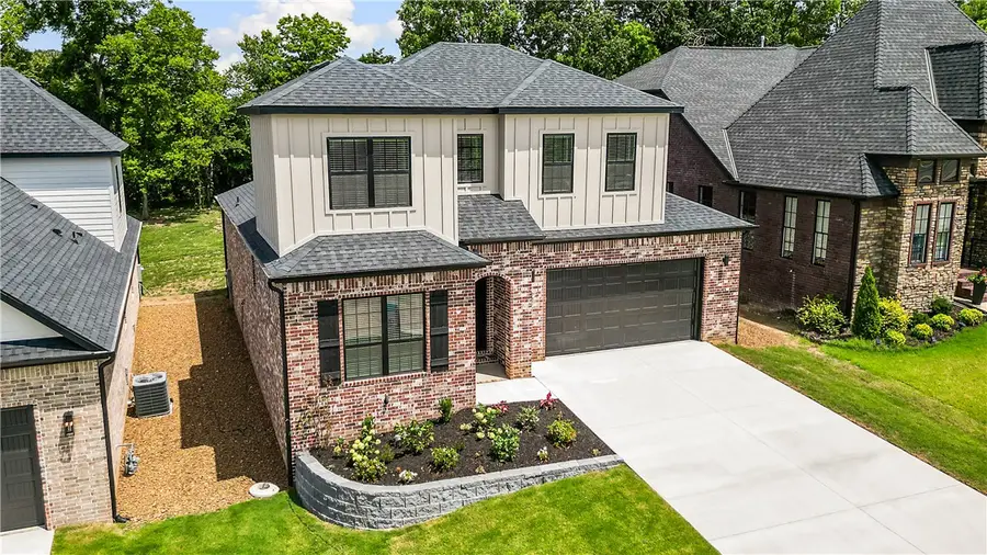 2512 N Crossover Road, Fayetteville, AR 72703 - #2