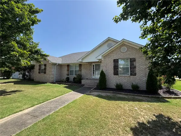 707 S Waco Avenue, Russellville, AR 72801