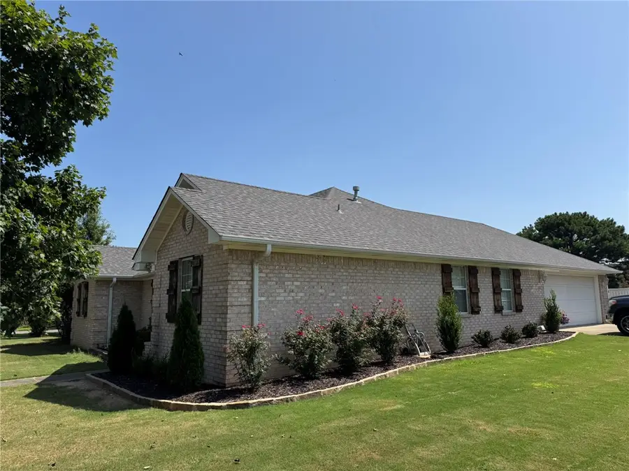 707 S Waco Avenue, Russellville, AR 72801 - #3