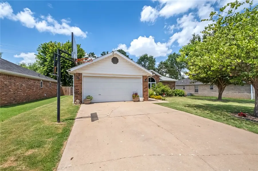 1300 N 37th Street, Rogers, AR 72756 - #3