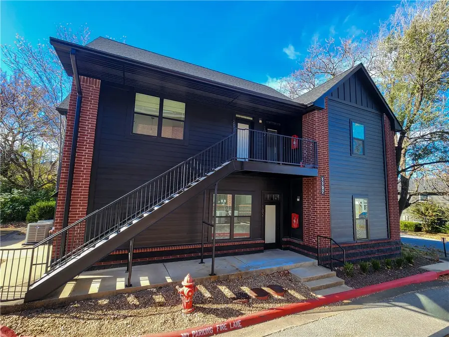 1137 N Leverett Avenue #101, Fayetteville, AR 72703 - #3