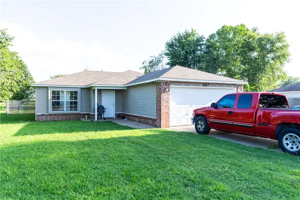 2213 Harvey Wakefield Avenue, Pea Ridge, AR 72751