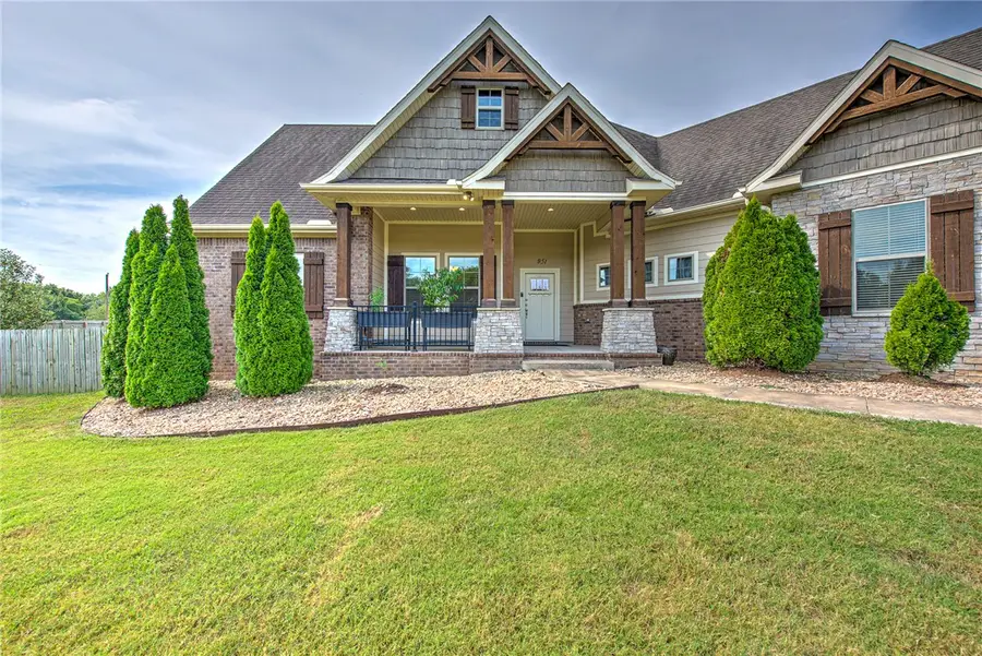 951 NW Pautsky Avenue, Bentonville, AR 72713 - #2