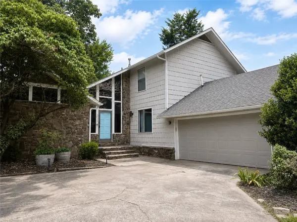 2437 N Robin Road, Fayetteville, AR 72703