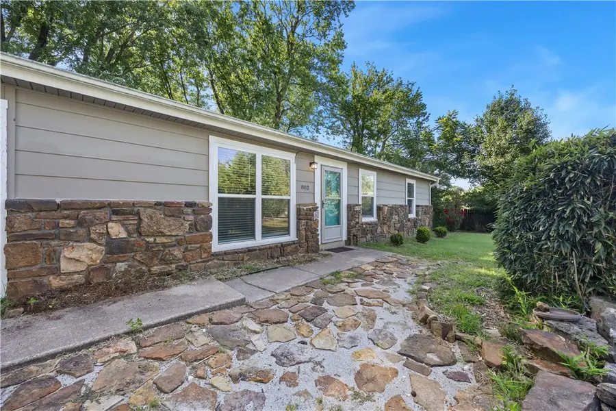 882 N 54th Avenue, Fayetteville, AR 72704 - #2