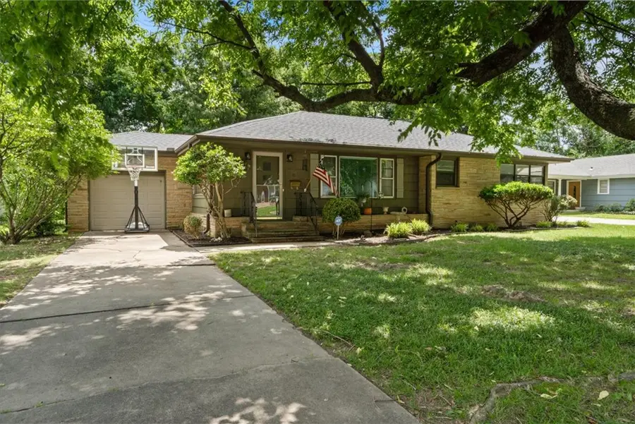705 Shipley Street, Springdale, AR 72764 - #2