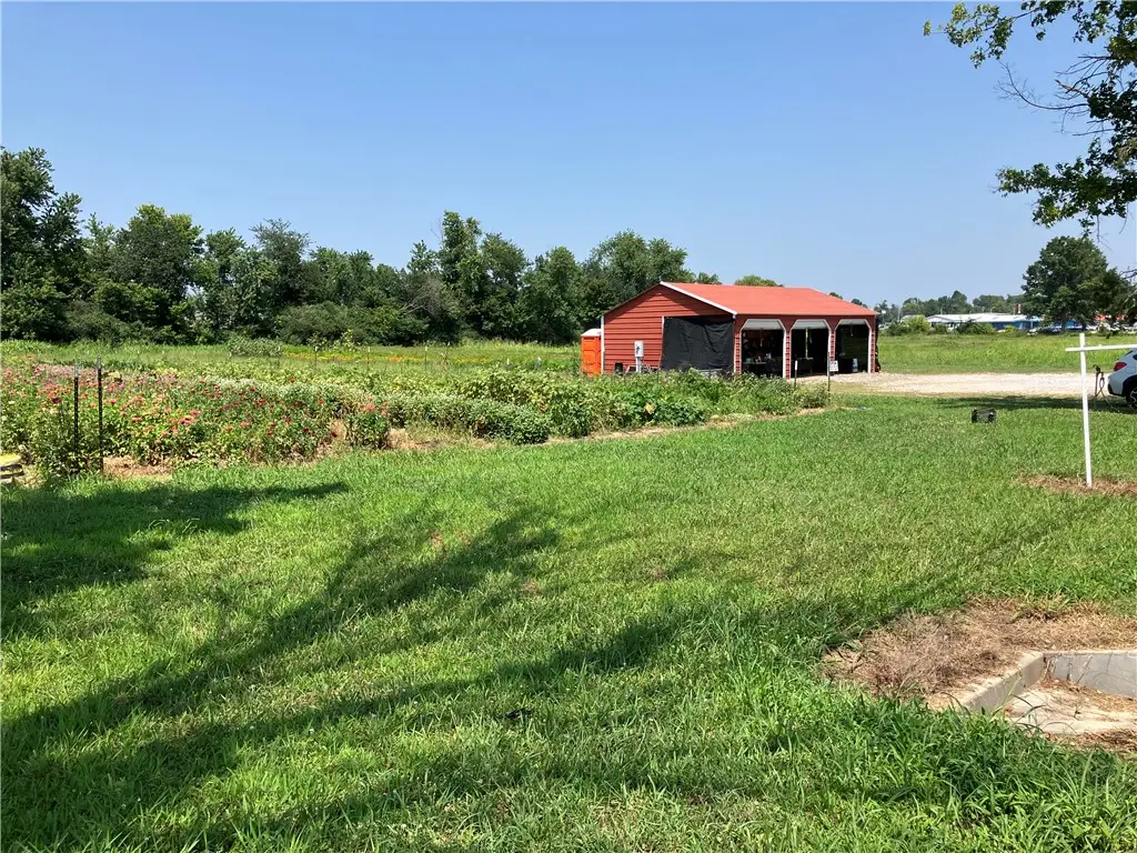 1595 E Kenwood Street, Siloam Springs, AR 72761 - #1