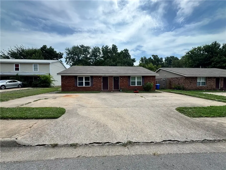 2748 & 2750 N Arroyo Avenue, Fayetteville, AR 72703 - #3