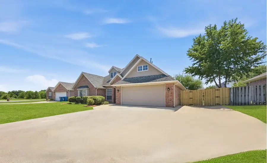 2201 SW Juniper Avenue, Bentonville, AR 72713 - #3