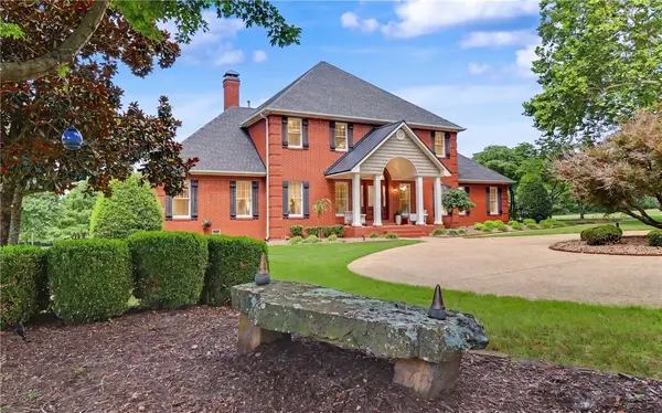 3789 N Sassafras Hill Road, Fayetteville, AR 72703