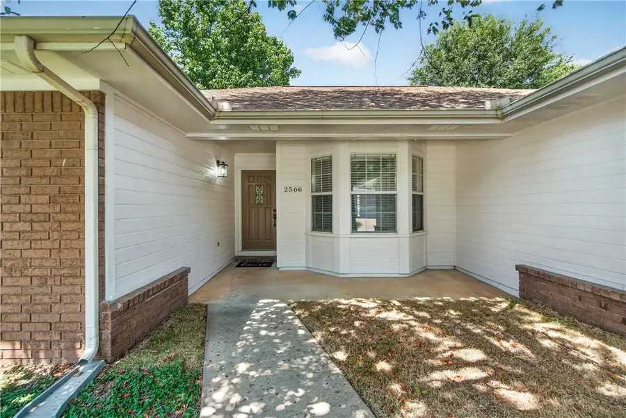 2566 W Arthur Hart Street, Fayetteville, AR 72703 - #3