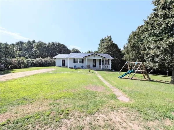 5101 Chestnut Lane, Harrison, AR 72601