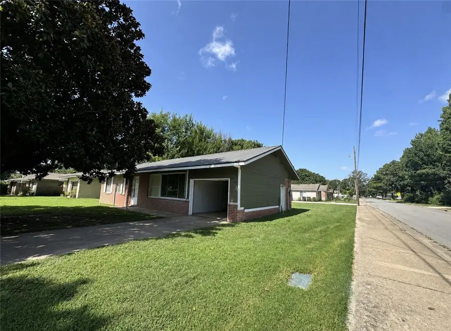 708 Lawndale Drive, Springdale, AR 72764 - #2
