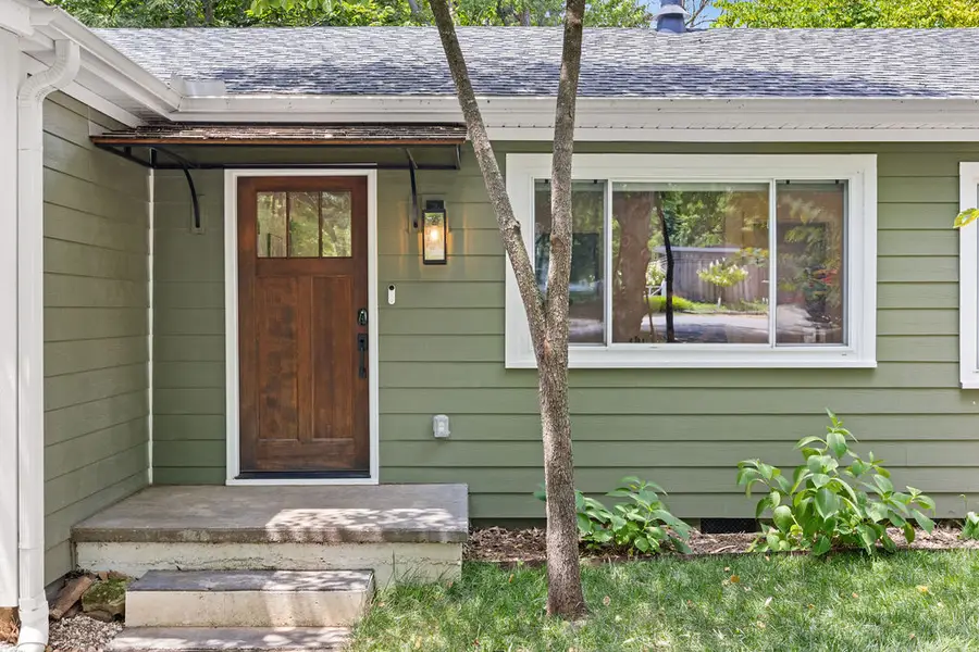 843 N Olive Avenue, Fayetteville, AR 72701 - #2
