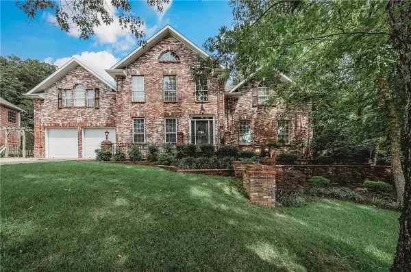 88 Skyview Lane, Fayetteville, AR 72701
