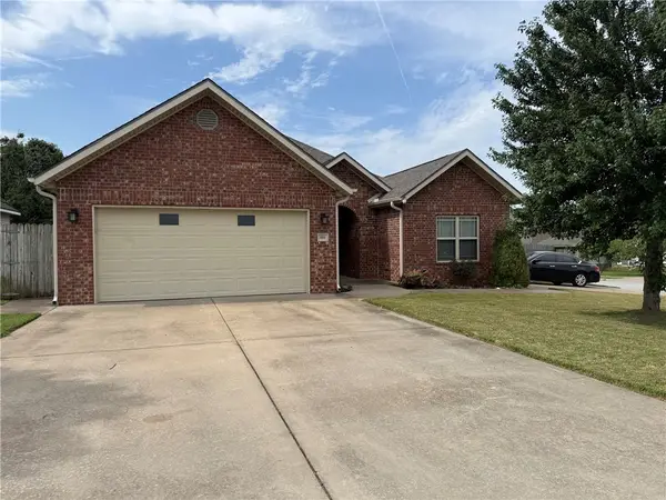 804 Gail Drive, Siloam Springs, AR 72761