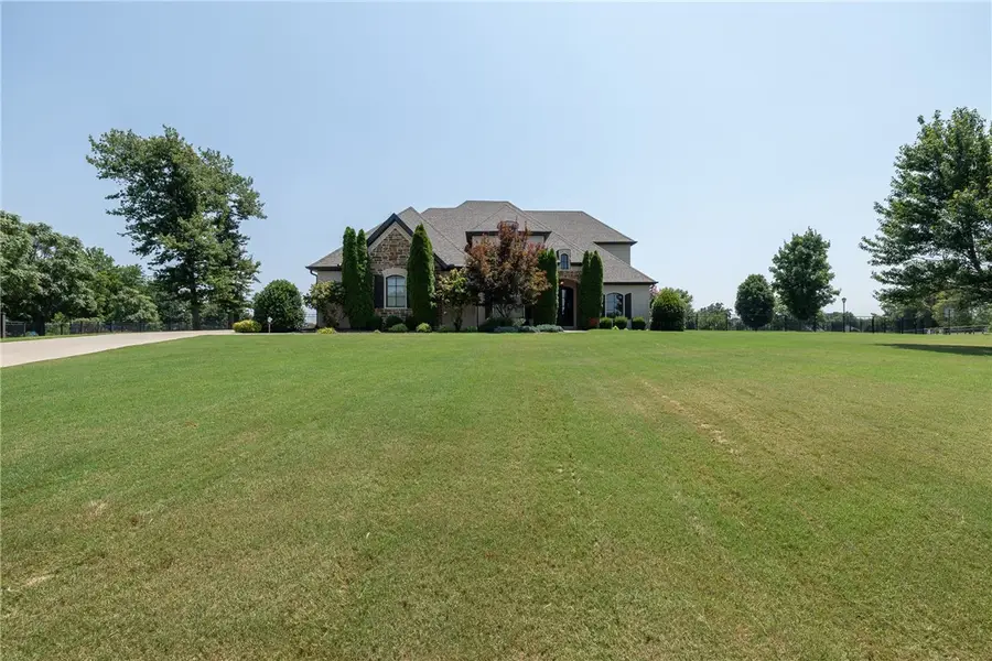 3879 W Norwood Place, Fayetteville, AR 72704 - #3