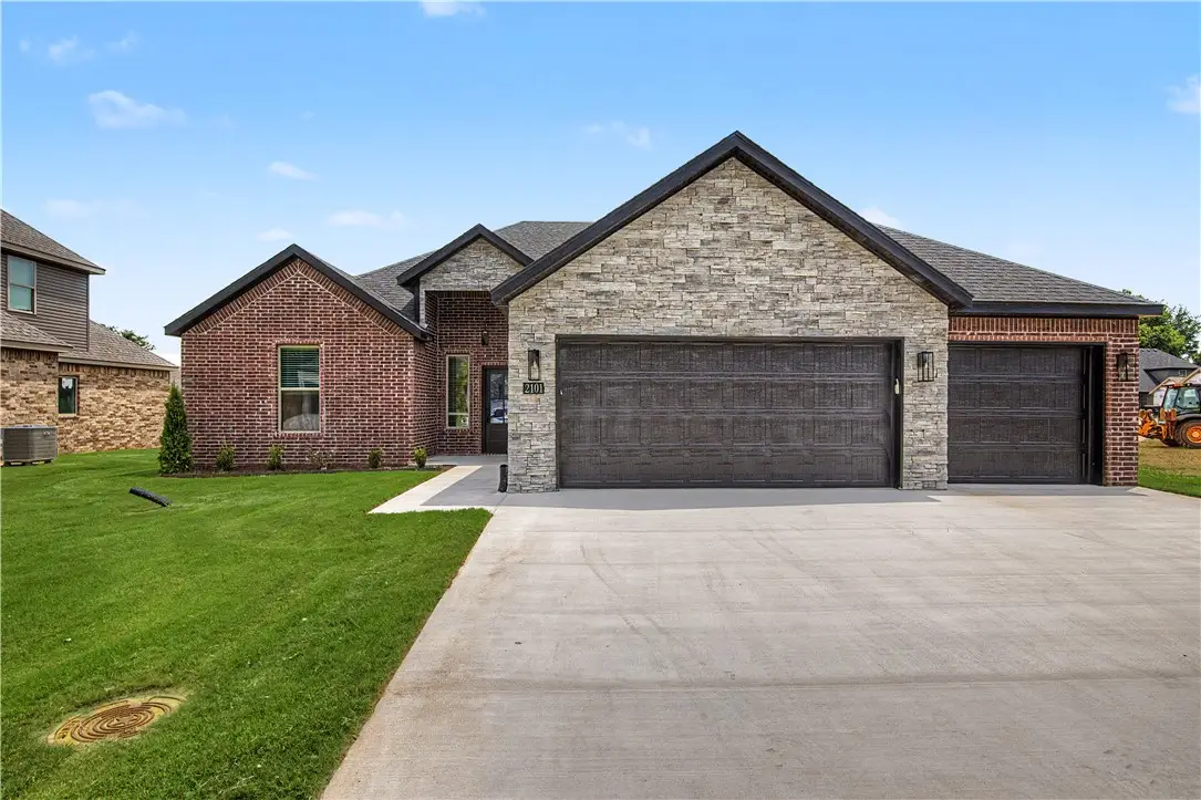 2101 N Chanae Street, Siloam Springs, AR 72761 - #1