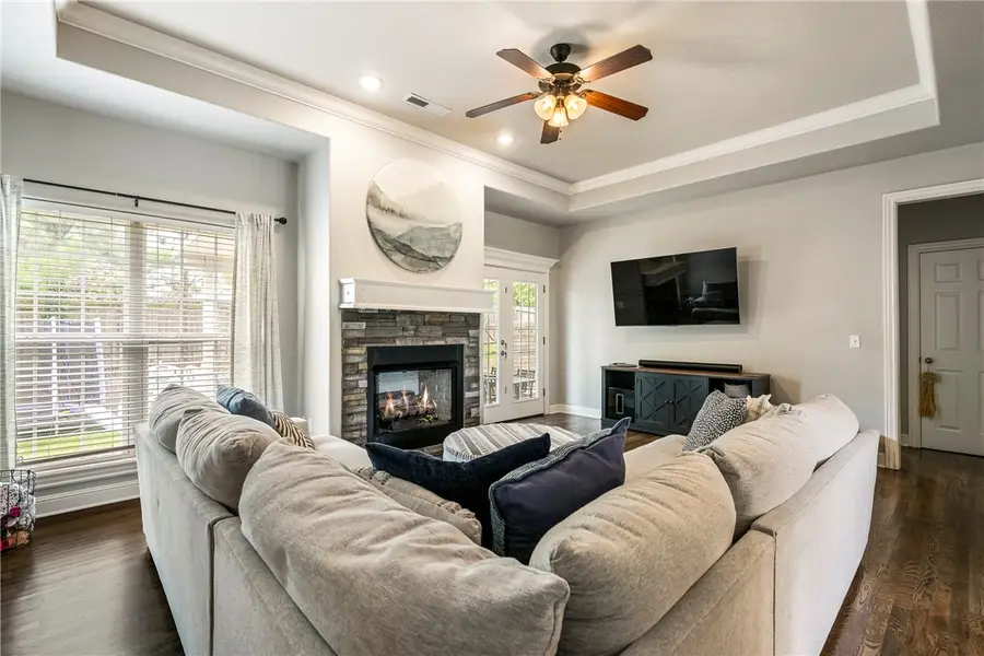 27 S Happy Hollow Road, Fayetteville, AR 72701 - #2
