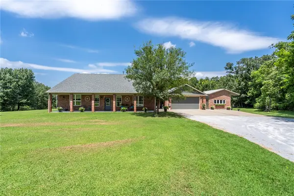 24872 E 570 Road, Colcord, OK 74338