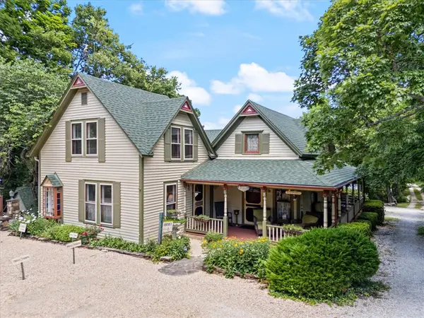 5 Summit Street, Eureka Springs, AR 72632