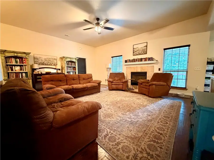 215 Elizabeth, Huntsville, AR 72740 - #3
