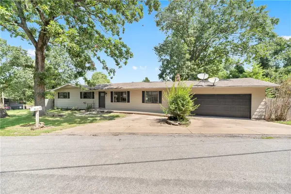 4 Enfield Drive, Bella Vista, AR 72715