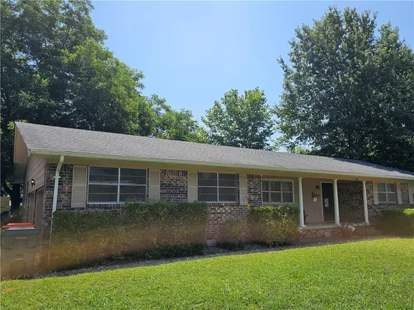 1010 N Detroit Avenue, Russellville, AR 72801