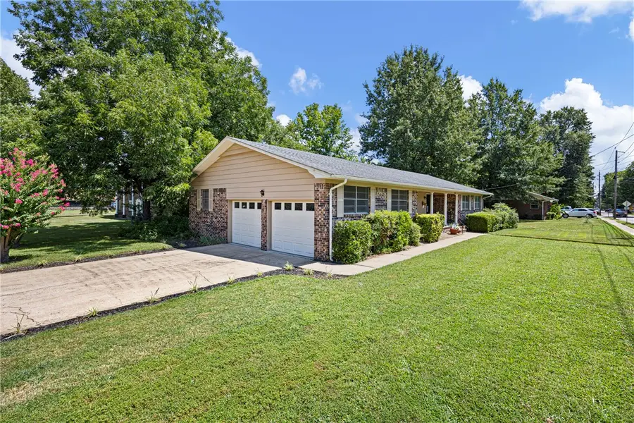 1010 N Detroit Avenue, Russellville, AR 72801 - #3