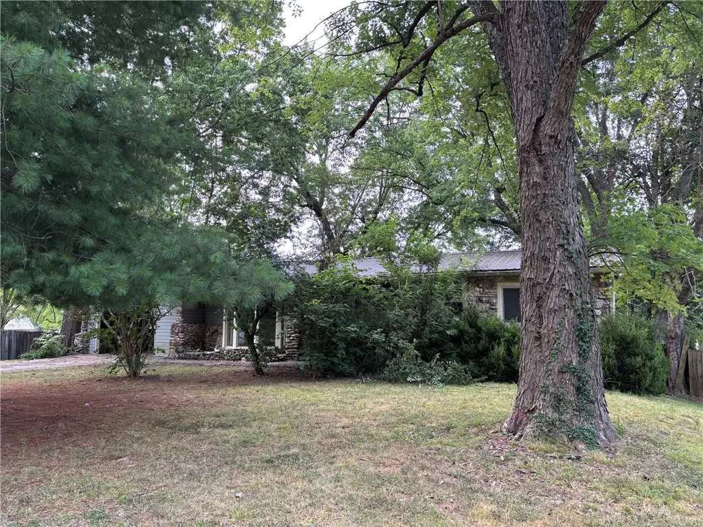1406 W Court, Harrison, AR 72601 - #1