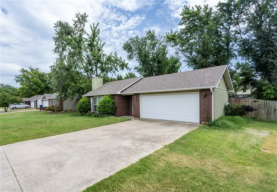 108 Greenwood Place, Siloam Springs, AR 72761 - #2