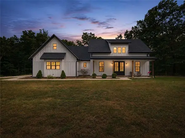 15747 Goldfinch Road, Gravette, AR 72736