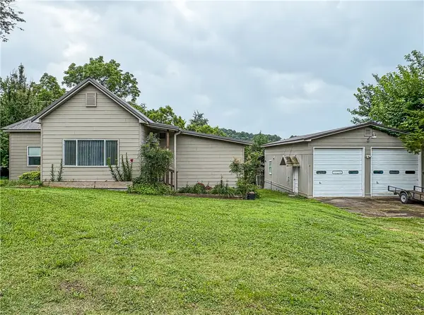 504 Mclean Avenue, Cotter, AR 72626