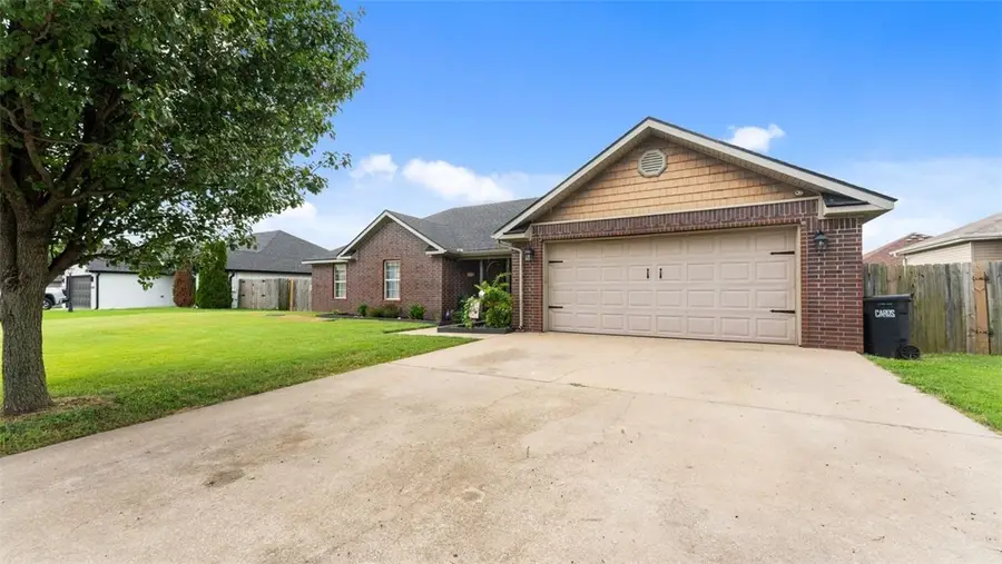 3416 Garrett Lane, Springdale, AR 72764 - #3