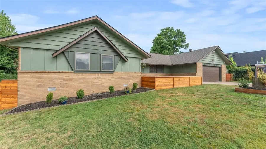 1003 S 12th Street, Rogers, AR 72756 - #2