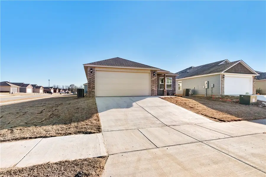 846 E Sparrow Circle, Fayetteville, AR 72701 - #3
