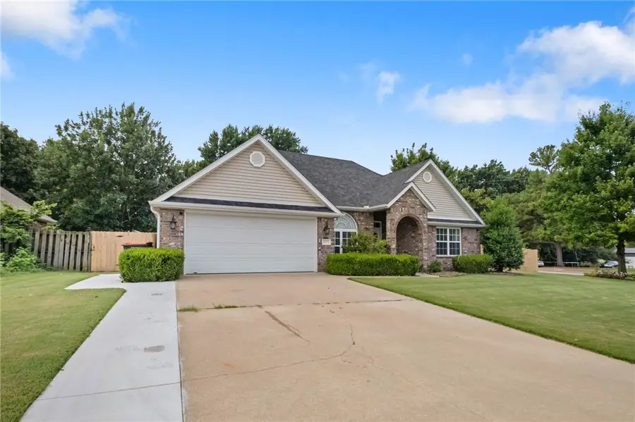 4377 Ravenwood Lane, Springdale, AR 72762 - #2