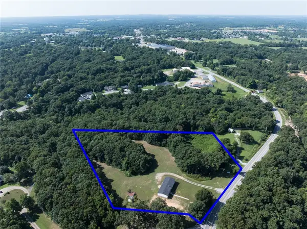 1546 1st Avenue, Gravette, AR 72736