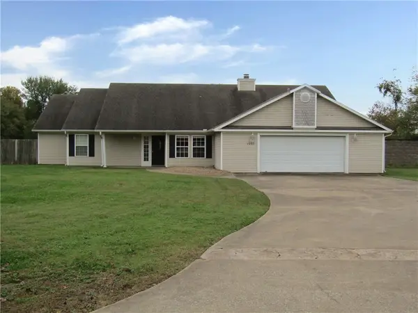 1295 Sunbridge Lane, Rogers, AR 72758