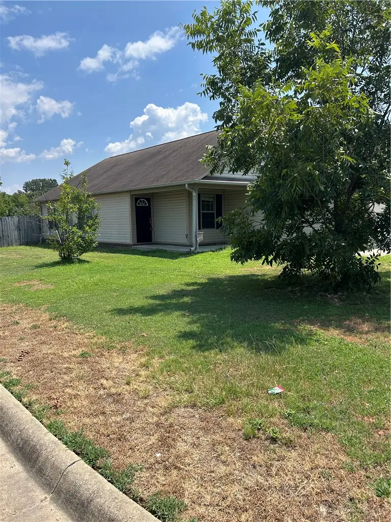 1209 S Pittsburg Avenue, Russellville, AR 72802 - #1