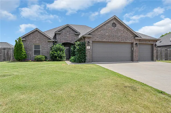 325 E Hayes Street, Pea Ridge, AR 72751