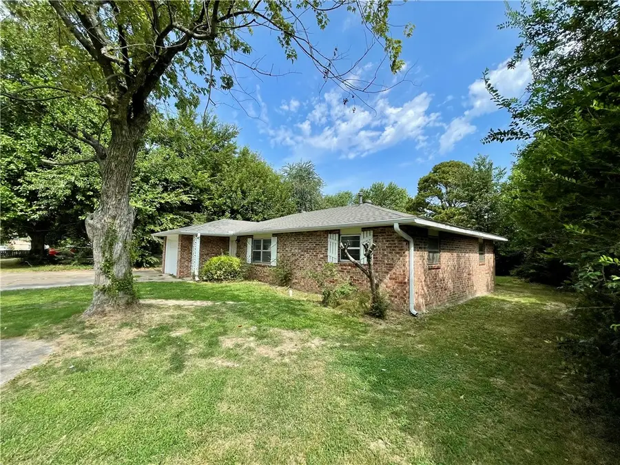 2100 Dee Avenue, Springdale, AR 72762 - #2
